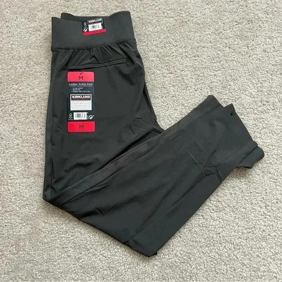 Kirkland Signature Ladies Ankle Travel Pant Stretch Quick Dry Green Sz Med Green - Picture 16 of 16